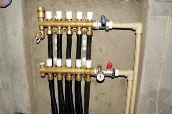 地暖分水器這樣使用才正確，用20年都不會(huì)壞！
